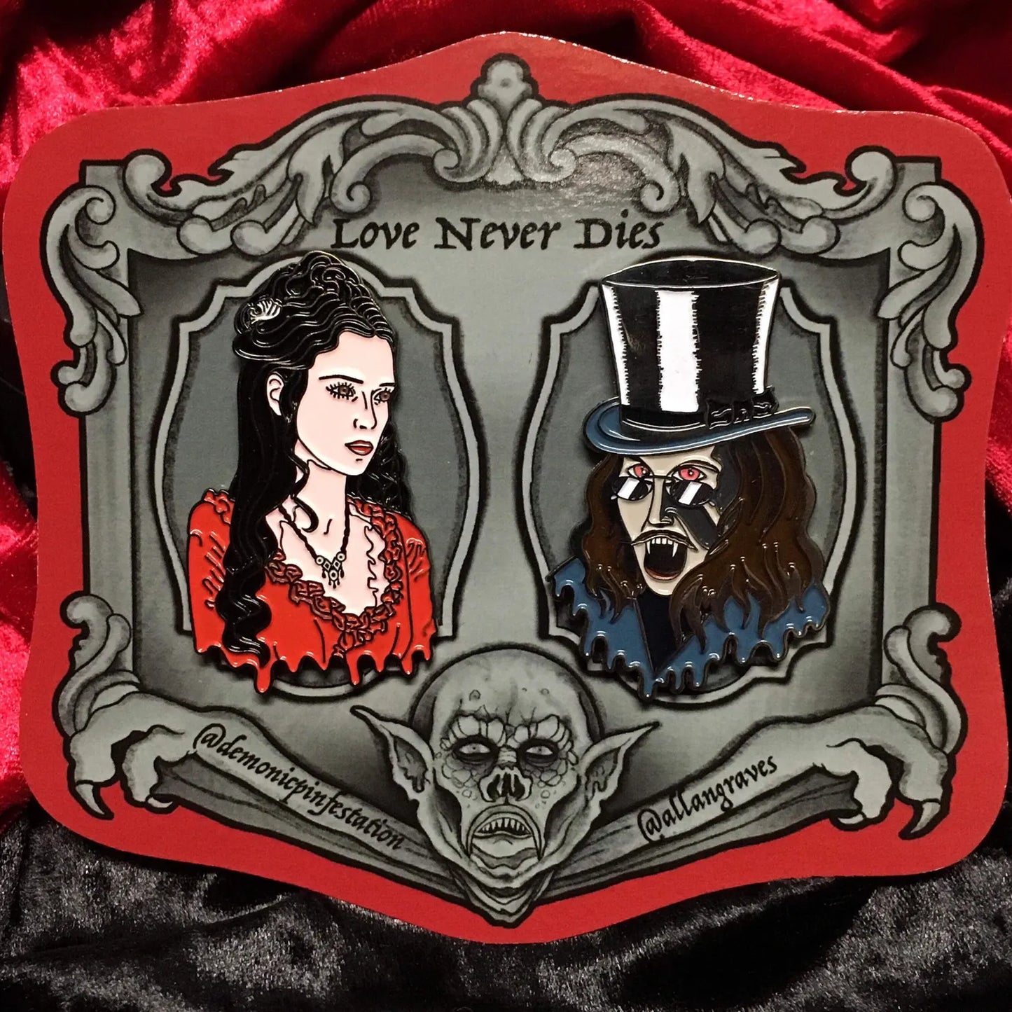Love never dies DRACULA CLASSIC HORROR MOVIE INSPIRED PIN BADGE