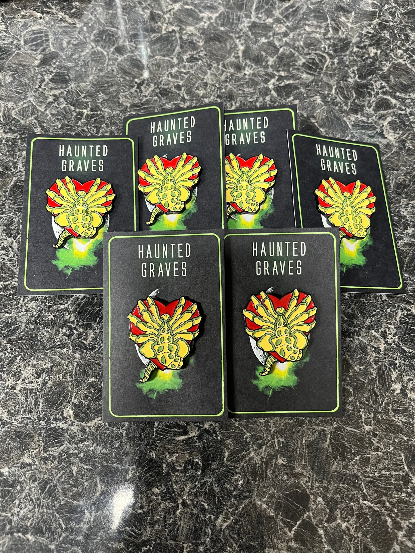 ALIEN INSPIRED HORROR SCI-FI MOVIE PIN BADGE