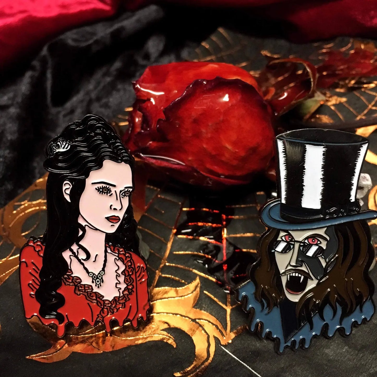 Love never dies DRACULA CLASSIC HORROR MOVIE INSPIRED PIN BADGE